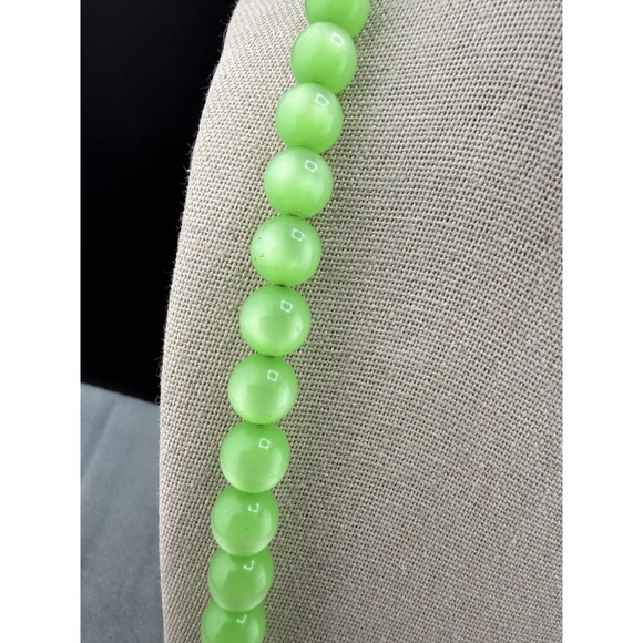 Vintage Lime Green Acrylic Beaded Necklace 23" - Picture 3 of 8